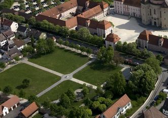 Luftbild des Gartens von Kloster Wiblingen