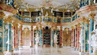 Blick in den Bibliothekssaal von Kloster Wiblingen
