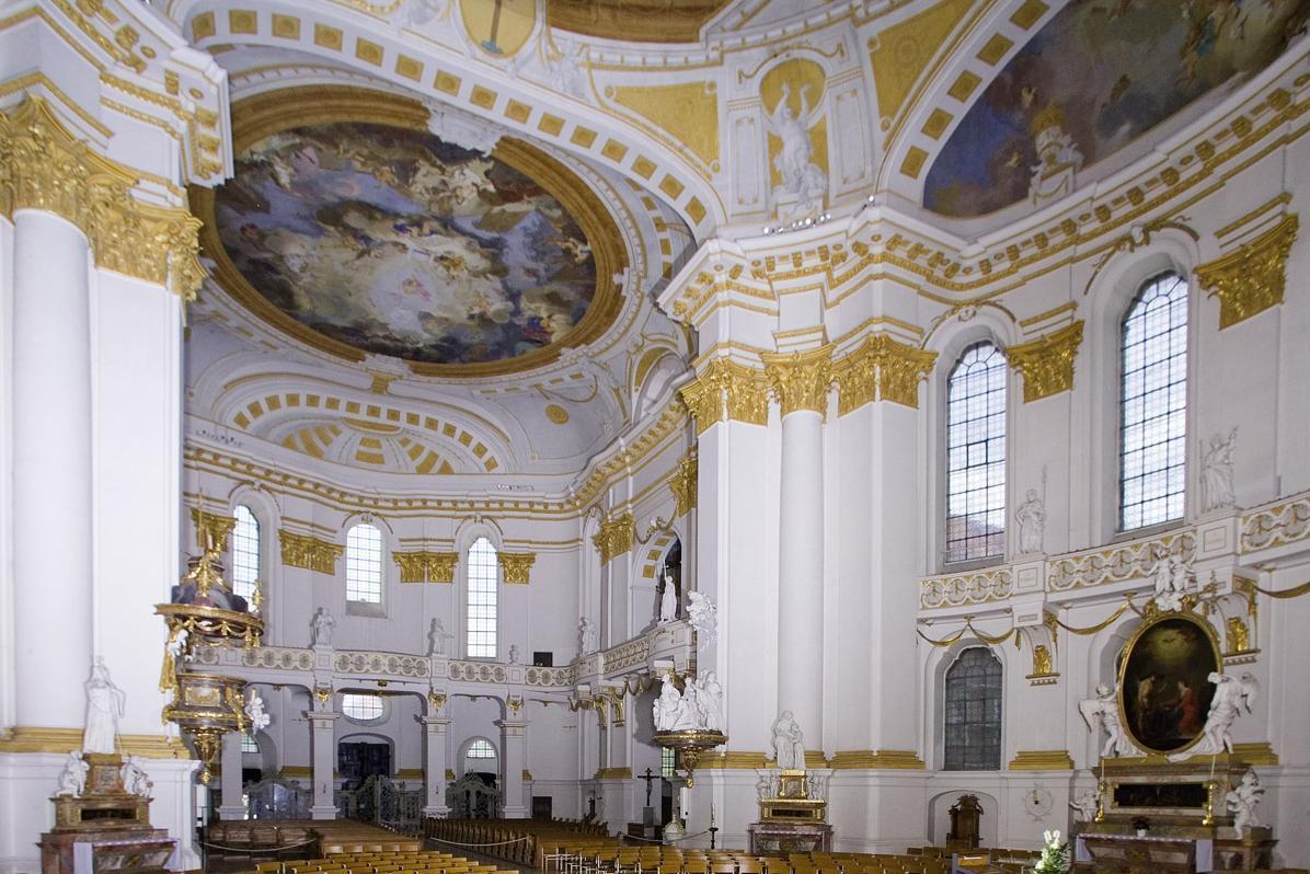 Innenraum der Klosterkirche nach Westen