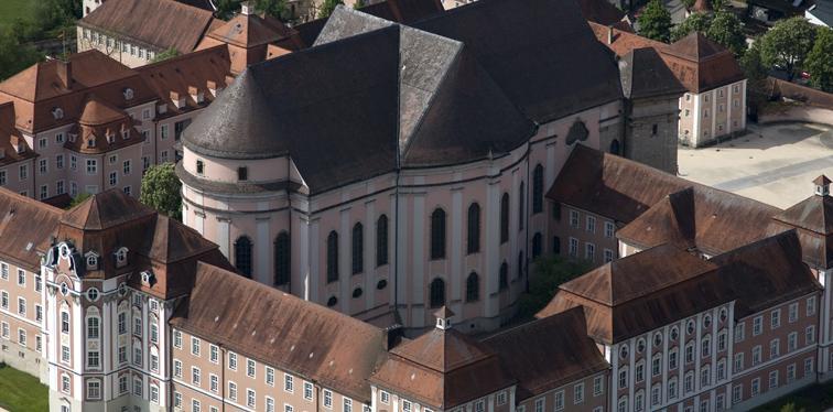 Luftansicht der Wiblinger Klosterkirche