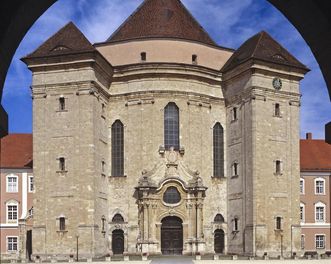 Hauptportal der Klosterkirche an der Westfassade