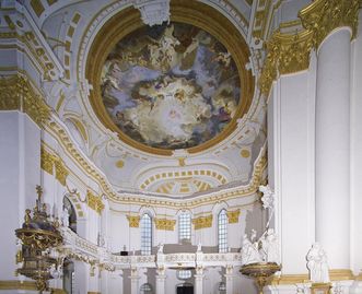 Blick in den westlichen Teil der Klosterkirche