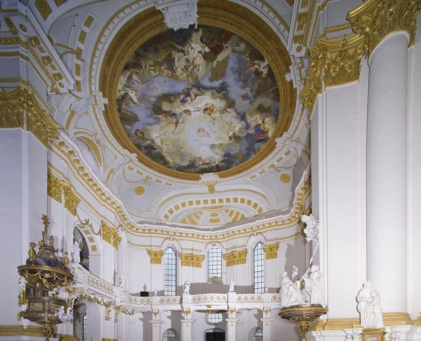 Blick in den westlichen Teil der Klosterkirche