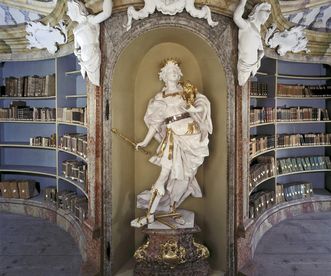 Nische mit Skulptur von Dominikus Hermenegild Herberger