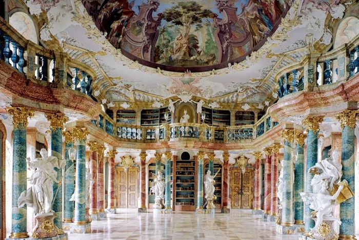 Bibliothekssaal in Kloster Wiblingen