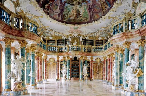 Die barocke Klosterbibliothek im Kloster Wiblingen