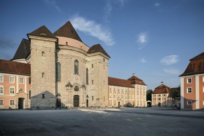 Kloster Wiblingen, Außenansicht Kircheneingang